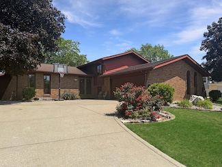 2431 Naples Dr, Schererville, IN 46375