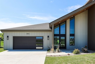 3910 Keagles Crossing, Cedar Falls, IA 50613