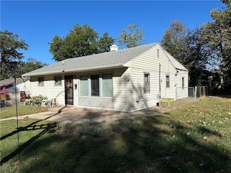 2015 Barkley Ln, Saint Joseph, MO 64501