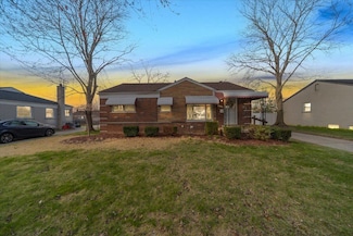 30260 Hathaway St, Livonia, MI 48150