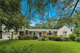 1 Fox Hunt Ln, Winchester, MA 01890