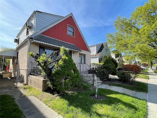 5052 Utopia Pkwy, Fresh Meadows, NY 11365