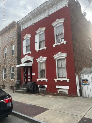 403 1st St, Troy, NY 12180