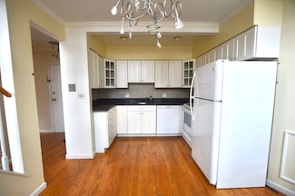 106 13th St Unit 306, Boston, MA 02129