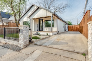 211 S Garrett Ave, Dallas, TX 75214