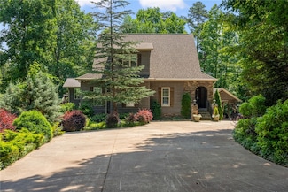 225 Starlight Ln, Fair Play, SC 29643