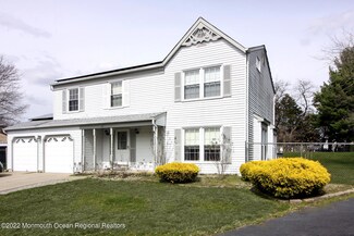 39 Bunker Hill Dr, Howell, NJ 07731