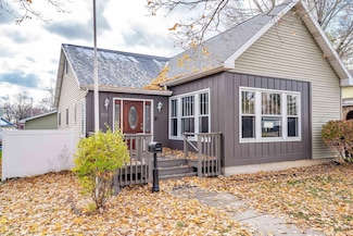 308 W Oak St, Butler, IN 46721