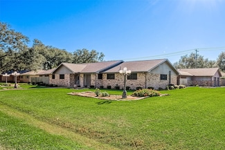 9306 Union St, Needville, TX 77461