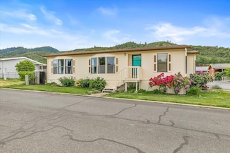 8401 Old Stage Rd Unit 11, Central Point, OR 97502