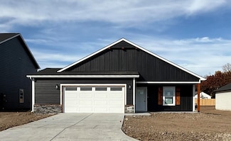 2820 S Maize Ct, Wichita, KS 67215