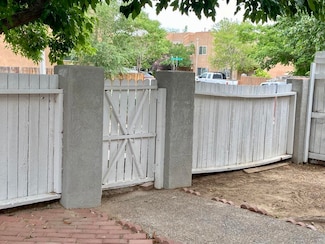 255 La Vida Nueva Del Este SW, Albuquerque, NM 87105