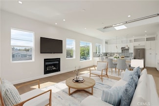 1708 Blossom Ln, Redondo Beach, CA 90278