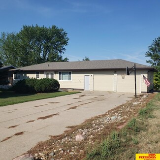 117 Sunset Dr, Coleridge, NE 68727