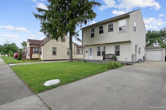 25356 Blair St, Roseville, MI 48066