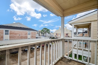 2750 Holly Hall St Unit 716, Houston, TX 77054