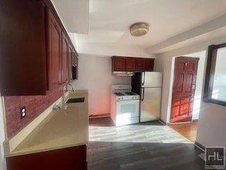 467 Pine St Unit 2, Brooklyn, NY 11208