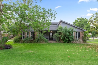 535 Oyster Creek Dr, Richwood, TX 77531