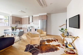 133 Charles St Unit 133, Cambridge, MA 02141