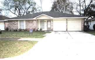 13615 Elm Ct, Sugar Land, TX 77498