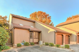 75 Riverbend Dr, North Brunswick, NJ 08902