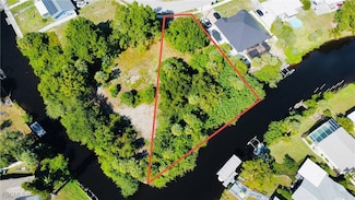 935 Iris Dr, North Fort Myers, FL 33903