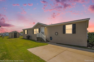 21480 Le Fleur Ct, Macomb, MI 48044