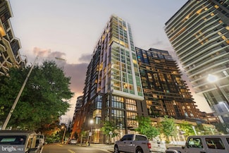 1781 N Pierce St Unit 802, Arlington, VA 22209