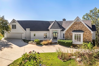 921 Rose Marie Ct, Soddy Daisy, TN 37379