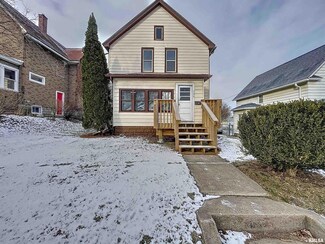146 8th St, Silvis, IL 61282