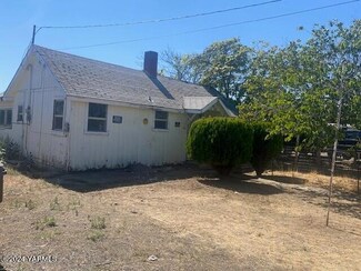 1906 Willow St, Yakima, WA 98902