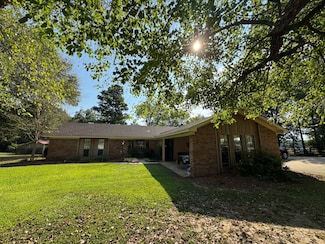 2762 U S 51, Duck Hill, MS 38925