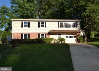 7103 Galgate Dr, Springfield, VA 22152