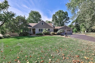 5801 Kenwood Rd, Cincinnati, OH 45243