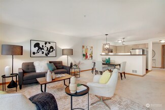 827 Hiawatha Place S Unit 314, Seattle, WA 98144