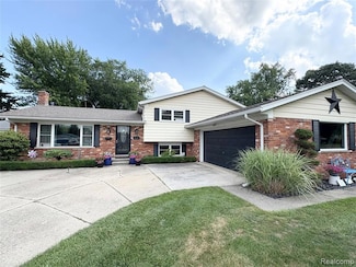 21100 Martin Rd, Saint Clair Shores, MI 48081