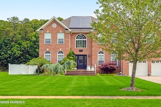 47 Lori St, Monroe Township, NJ 08831