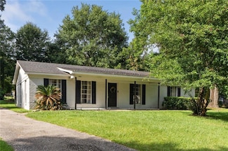 12801 Cherokee Ct, Grand Bay, AL 36541