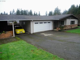 1597 Spruce St, Myrtle Point, OR 97458