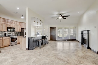 1004 Mockingbird Ln, Richwood, TX 77531