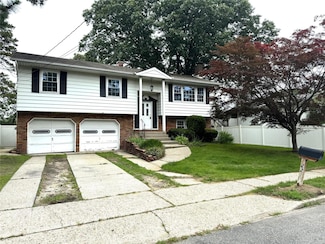 22 Kennedy Dr, Centereach, NY 11720