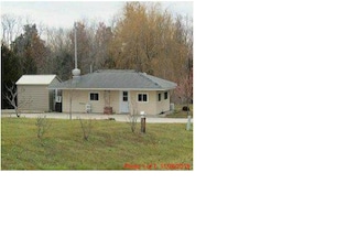 305 N Benton St, Brighton, IA 52540