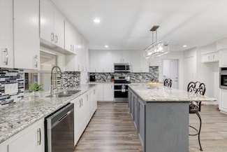 1004 Country Club Dr, Richmond, TX 77469