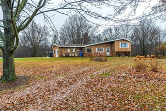 1346 Birchwood Ln, Stevens Point, WI 54481