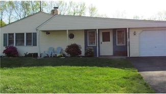 118 Timber Ln, Levittown, PA 19054