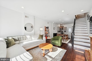 1827 Hoffman St, Philadelphia, PA 19145