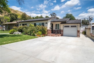7768 Shadyspring Dr, Burbank, CA 91504