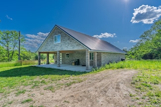 10481 N Farm Road 149, Pleasant Hope, MO 65725