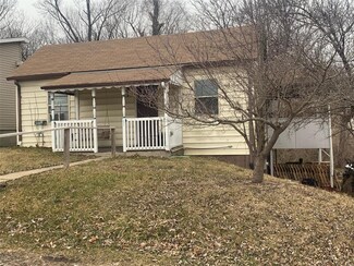 231 5th St, Winfield, MO 63389