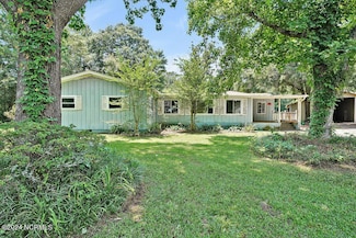 5717 Pine St NE, Winnabow, NC 28479